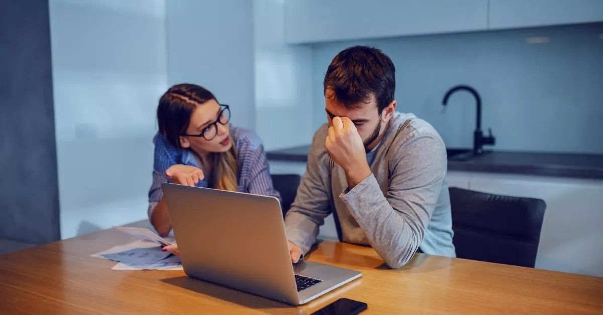 בני זוג בהליכי פשיטת רגל