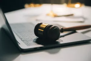 הטלת עיכוב יציאה מהארץ לפני פתיחת תיק הוצאה לפועל